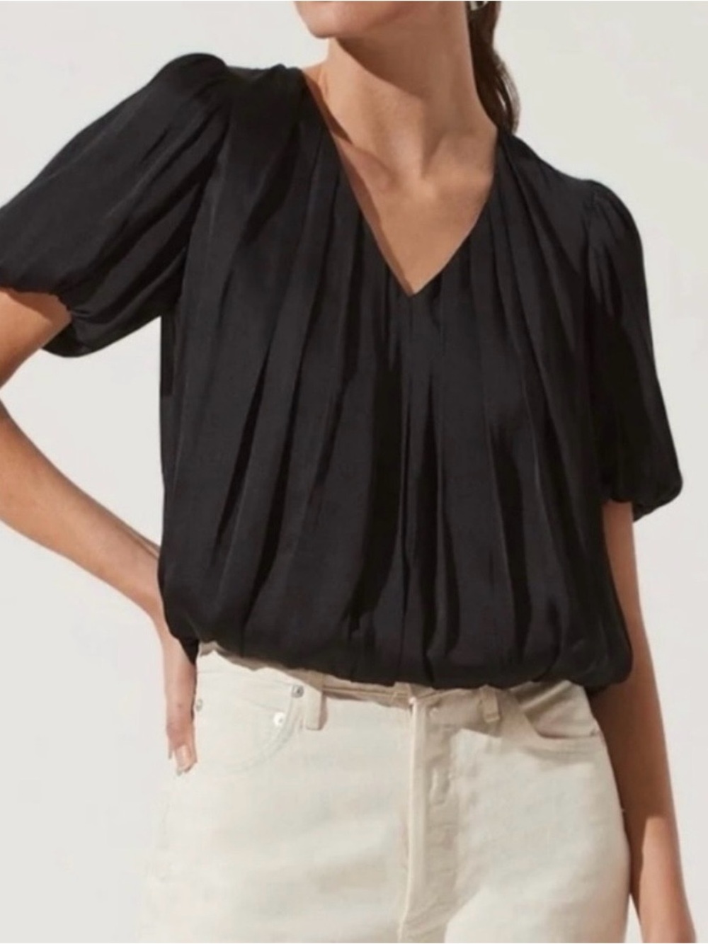 Astr Black V-Neck Pleated Puff Sleeve Blouse